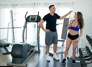 Milf gym workout on the big dick be expeditious for her sundry trainer