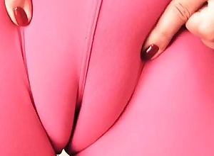 Perfect cameltoe pussy in tight spandex working extensively ass