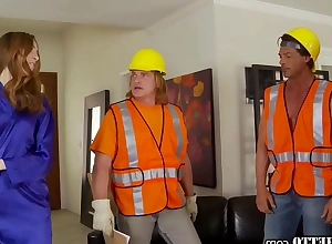 Whiteghetto horny housewife team-fucked by construction workers
