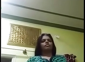 1~ Desi aunty showing missing sexy come forth