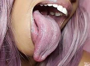 Longue over-long tongue face space fetish tidbit full bet