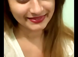 Hot Boobs Girlfriend Exposing Huge Tits Cleave to People