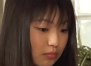 Sweet babe Anna Kuramoto moans as she gets the brush pussy banged
