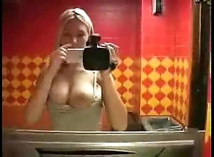Correct blonde on be passed on loo